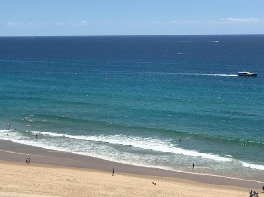 Apartment 2br Beachfront Family Friendly Surfers *