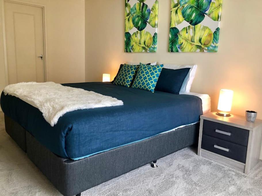 2br Beachfront Family Friendly Surfers * Gold Coast