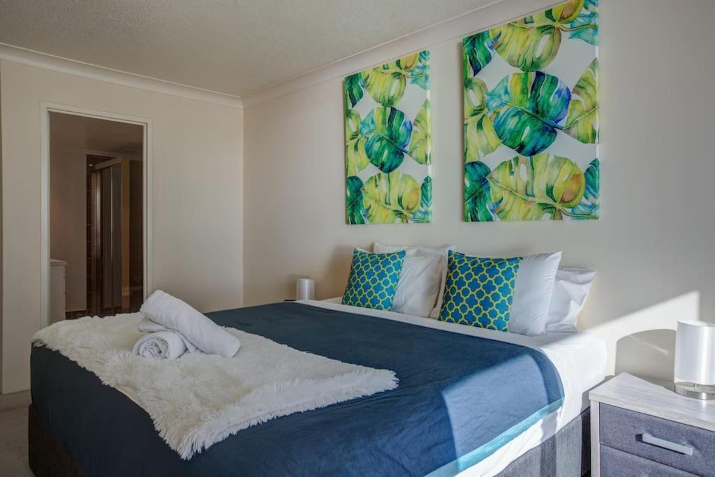 Apartment 2br Beachfront Family Friendly Surfers *