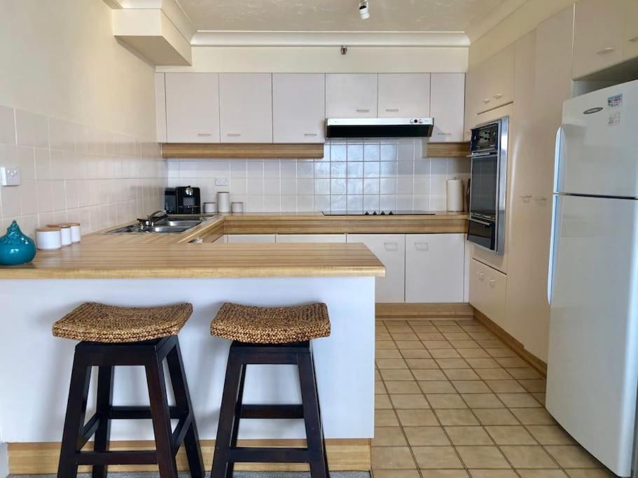 Apartment 2br Beachfront Family Friendly Surfers