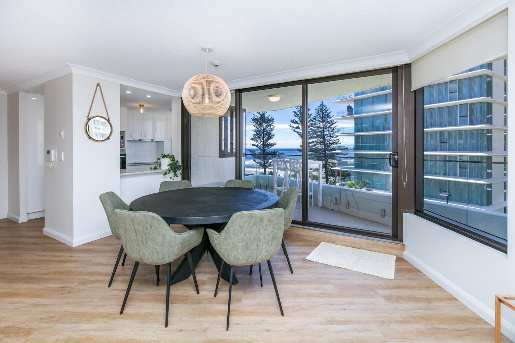 Apartment Bliss On Burleigh *