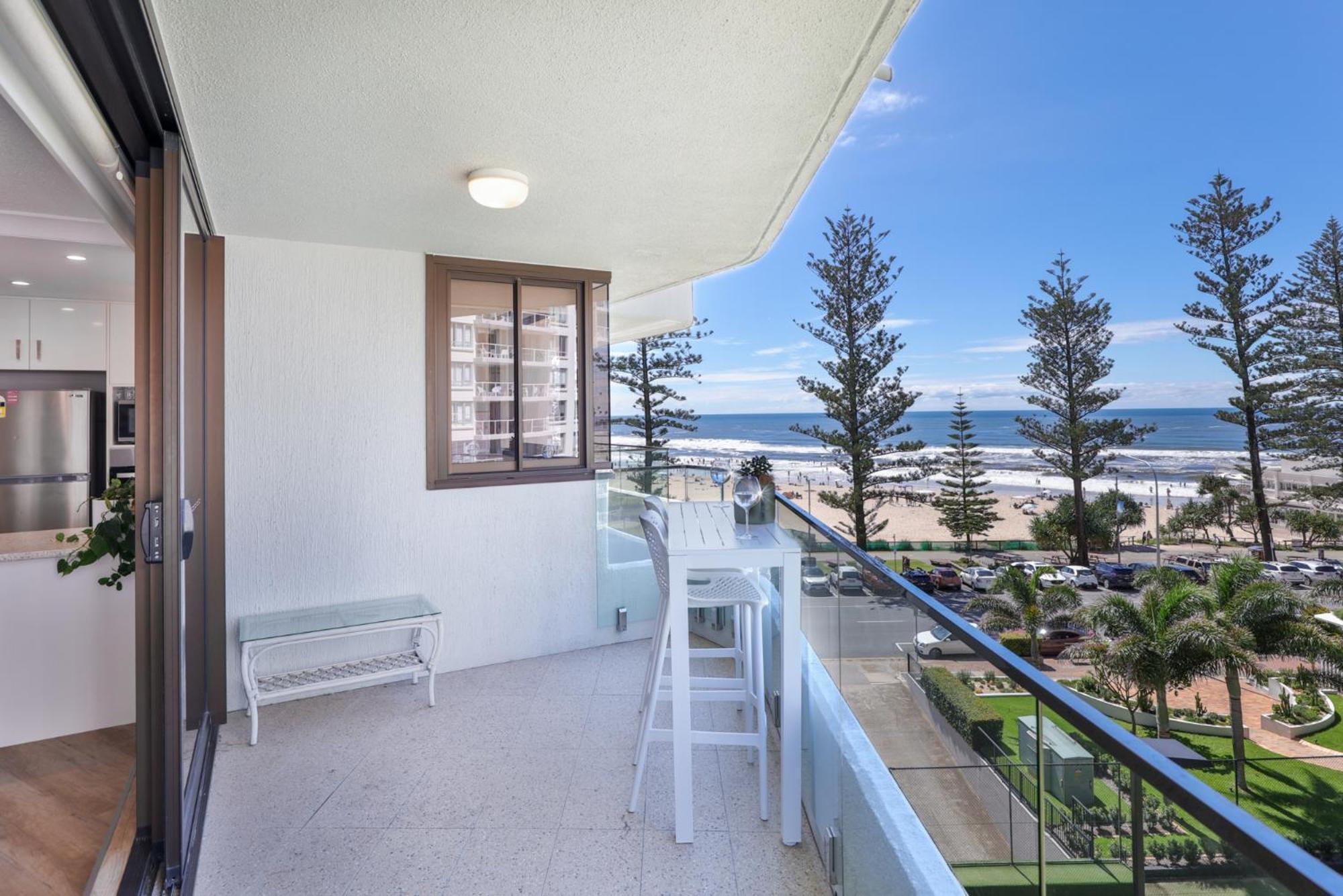 Apartment Bliss On Burleigh