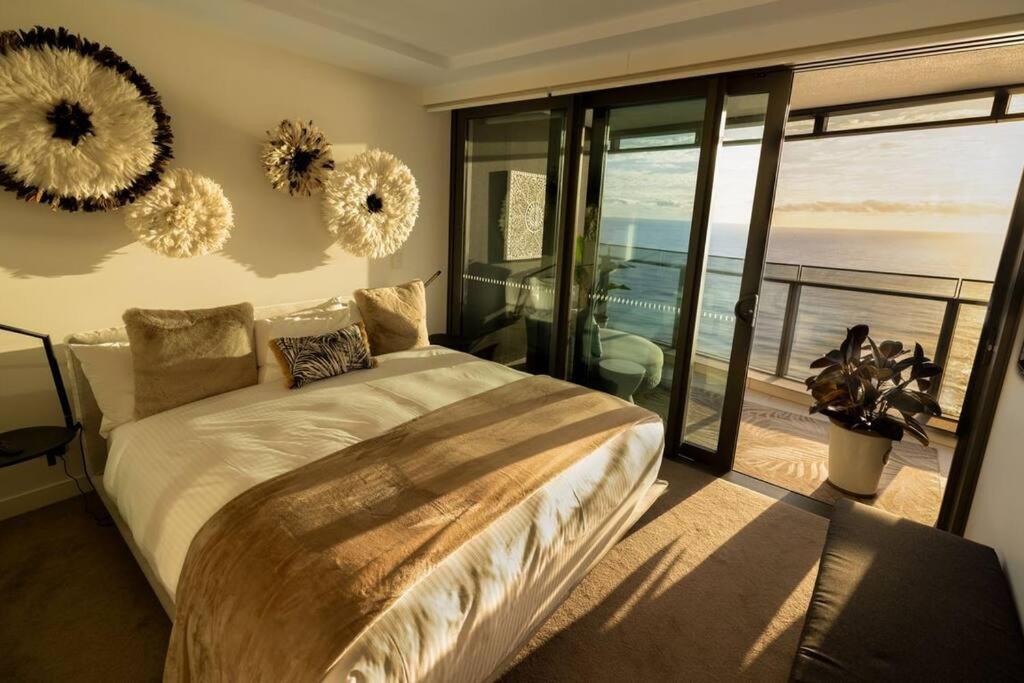 Beachfront Luxury Apartment Gold Coast