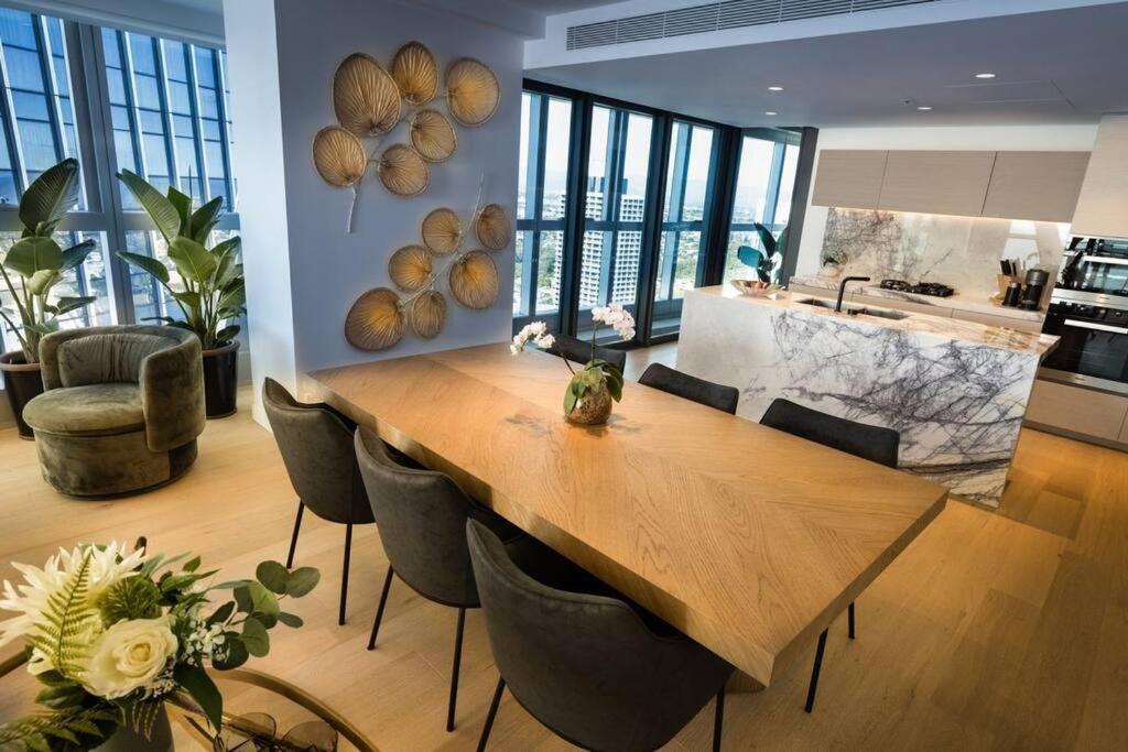 Beachfront Luxury Gold Coast