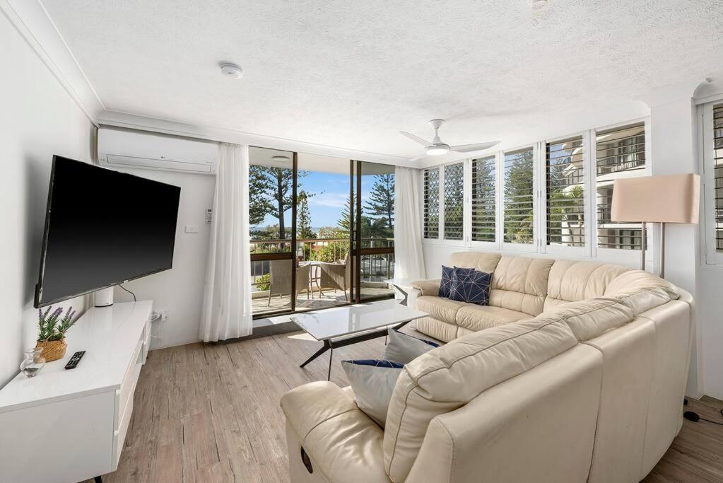 Beachfront Beauty - Cooly Gold Coast