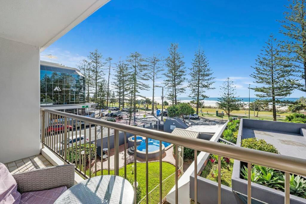 Beachfront Beauty - Cooly Apartment