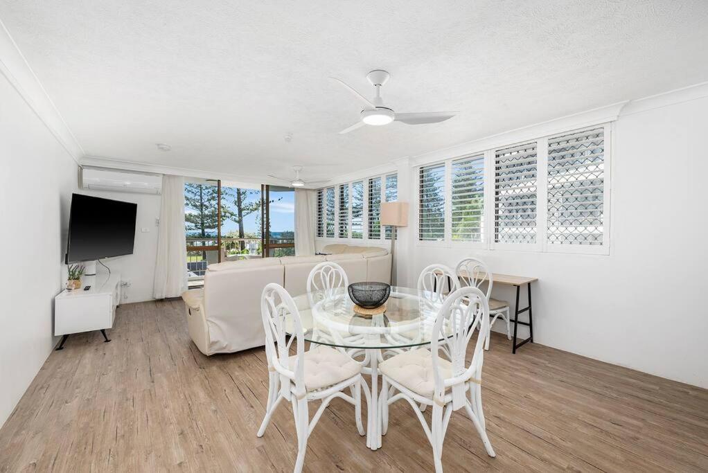 Beachfront Beauty - Cooly Apartment Gold Coast
