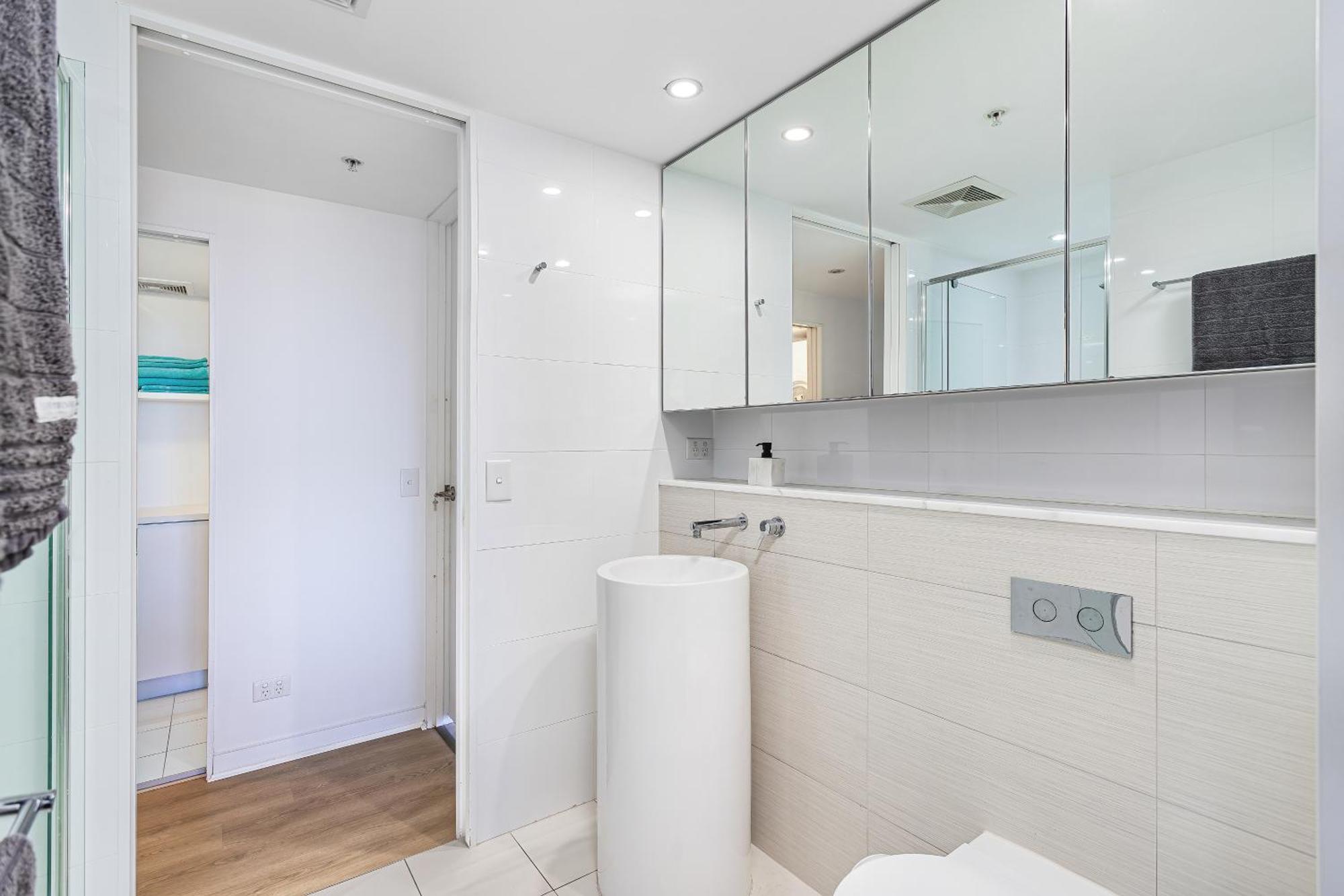 Oracle Beachfront Broadbeach Apartment Gold Coast
