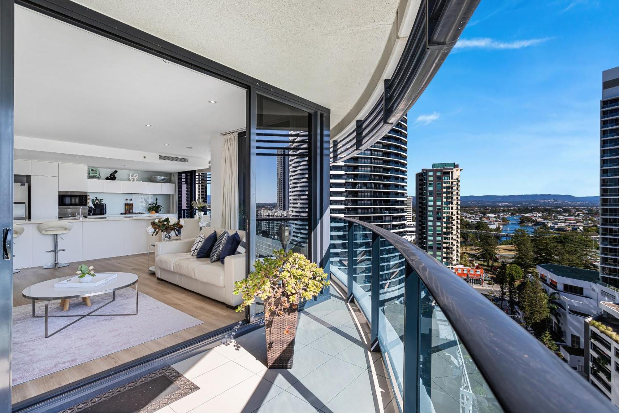 Oracle Beachfront Broadbeach Apartment Gold Coast