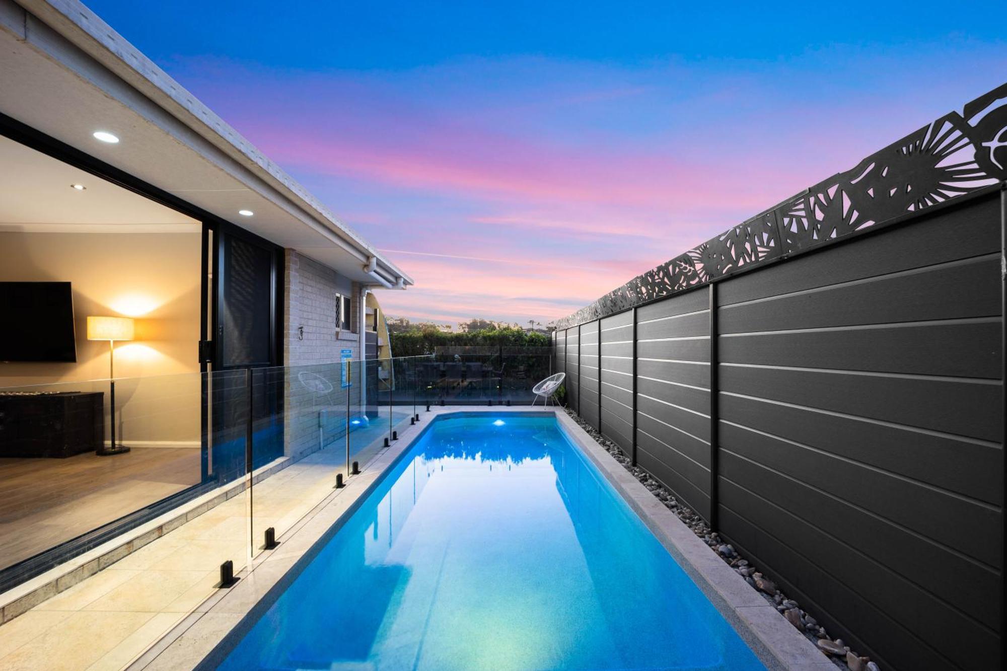 Holiday home Charming Group Getaway - 9 Mins To Burleigh *