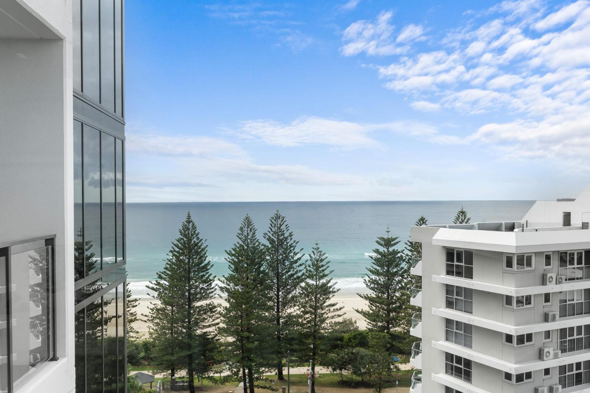 Apartment Immaculate Burleigh At Sandbar Burleigh Heads *