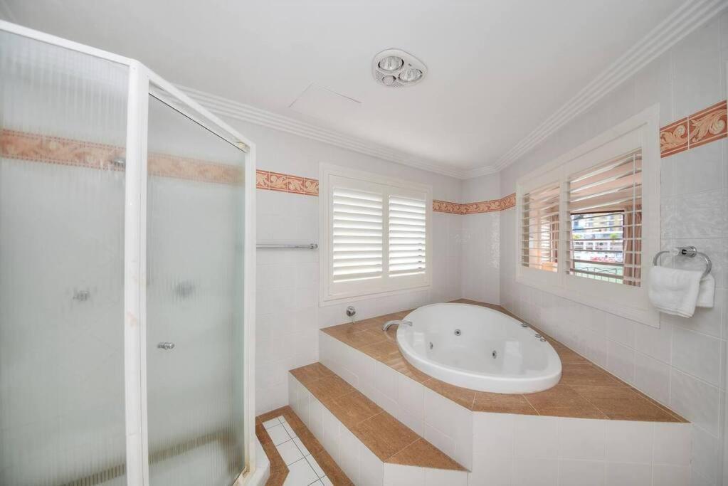 Surfers Reflections Amazing Views From Your Spa! Villa Gold Coast