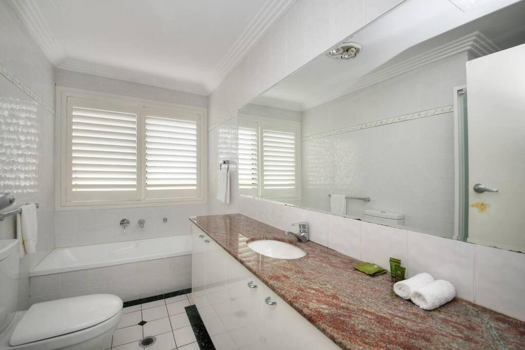 Villa Surfers Reflections Amazing Views From Your Spa! Gold Coast
