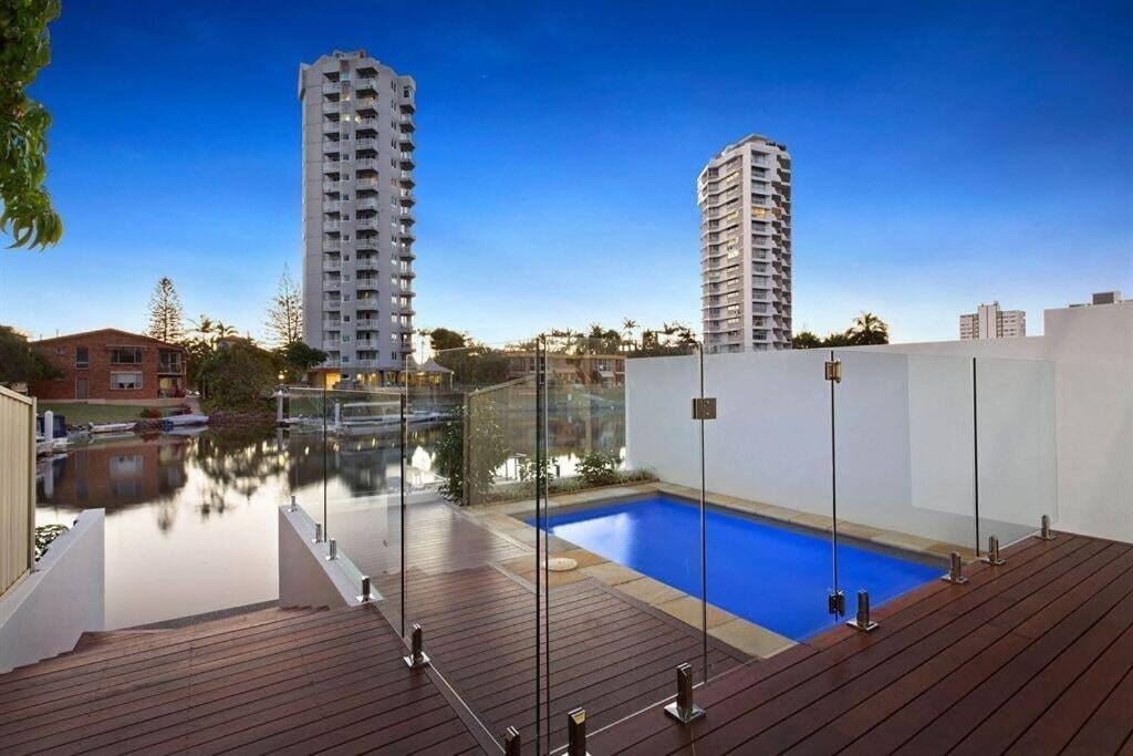 Bliss At Surfers Paradise Villa Gold Coast