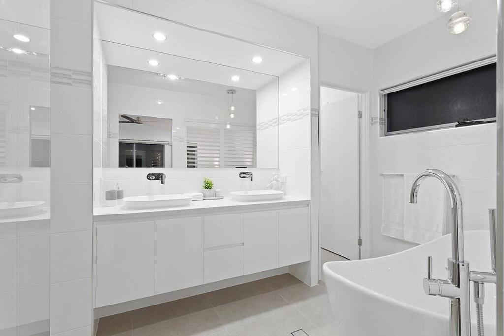 Bliss At Surfers Paradise Villa Gold Coast