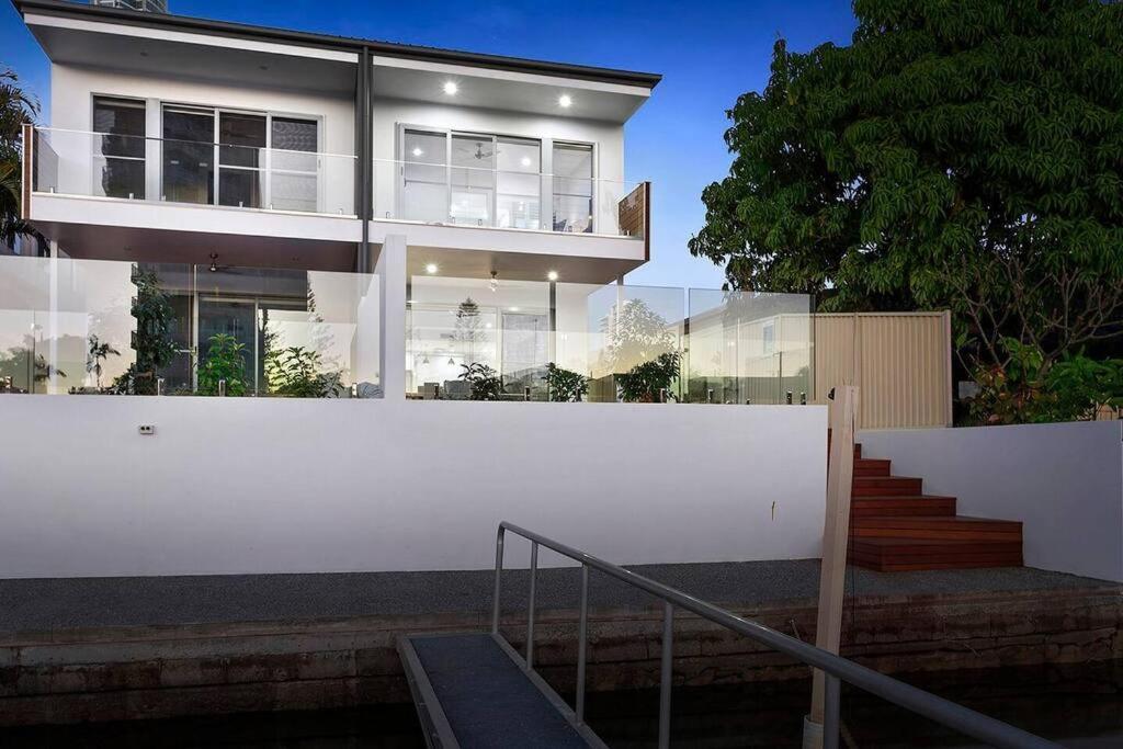 Bliss At Surfers Paradise Villa Gold Coast