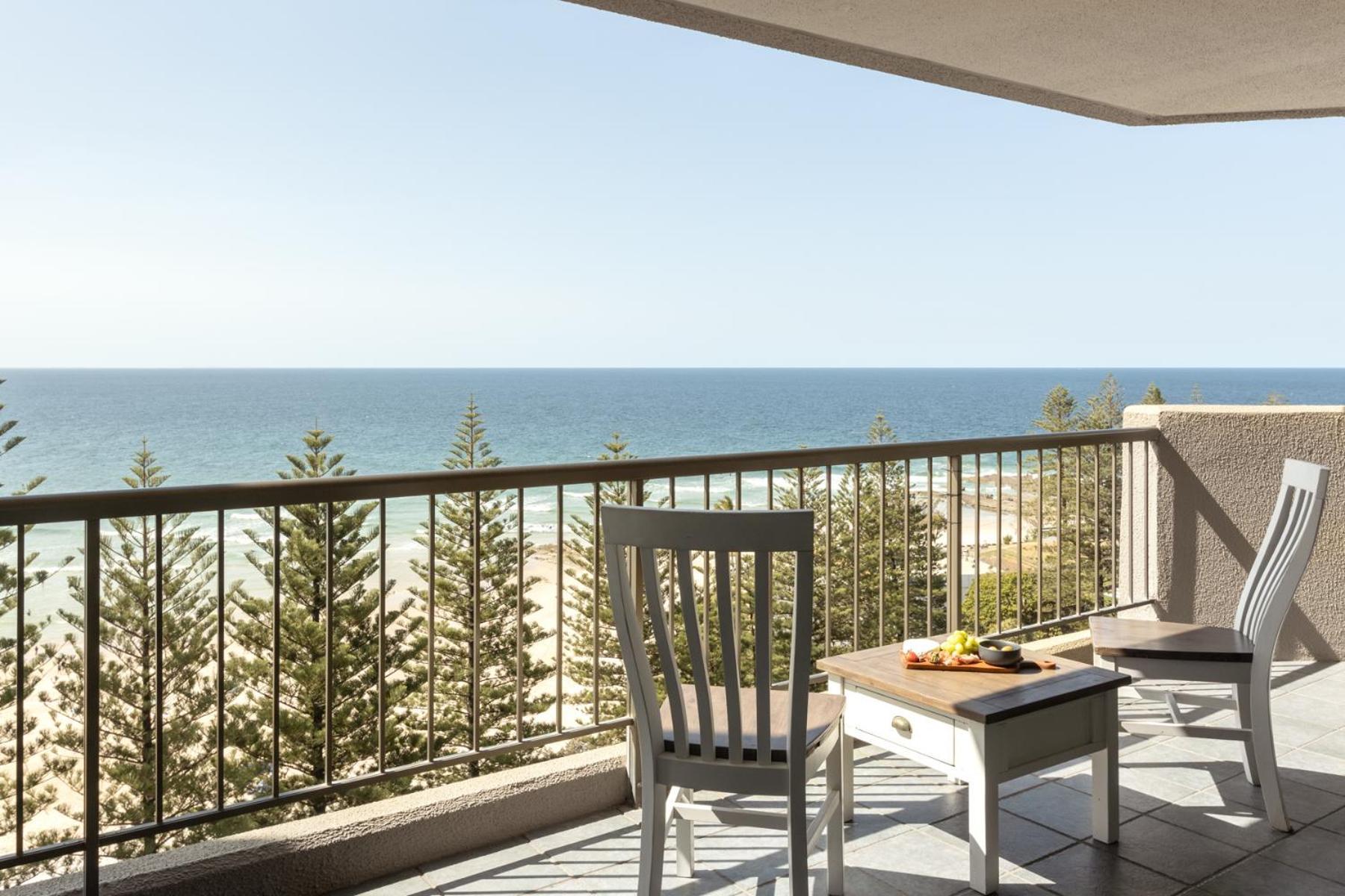 Aparthotel Columbia Beachfront On Rainbow Bay Gold Coast
