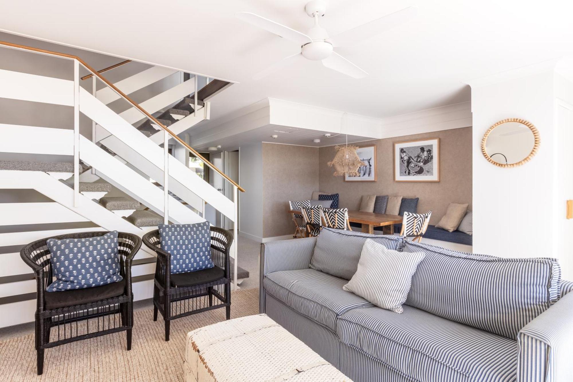 Columbia Beachfront On Rainbow Bay Aparthotel 4*