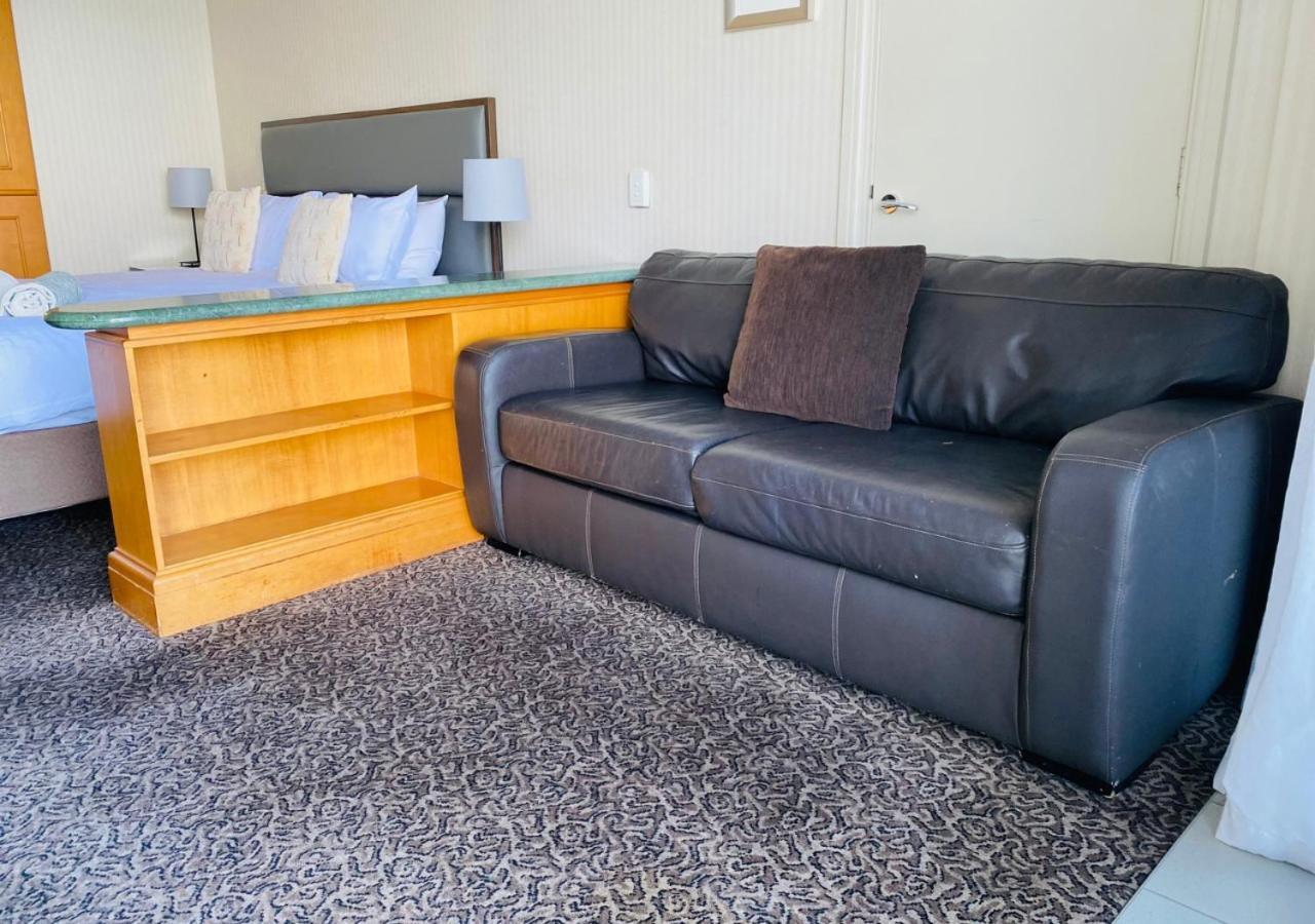 Ocean View Surfers Paradise Apartment