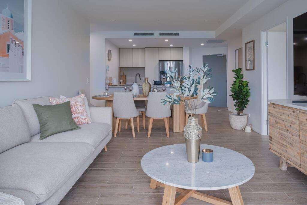 Lux Lakeside - Apartamento Gold Coast