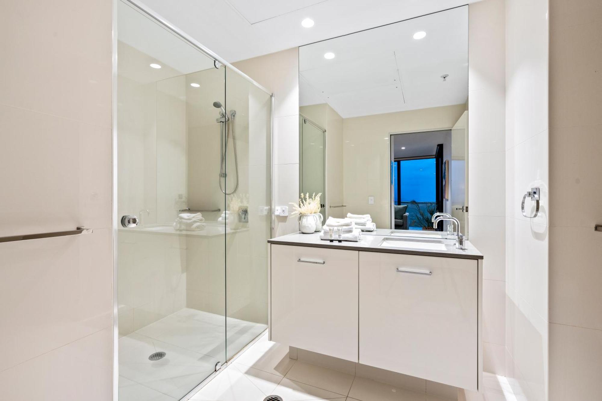 Apartment Levels 47 - 49 - Sub Penthouses At Circle On Cavill - Privately Managed *