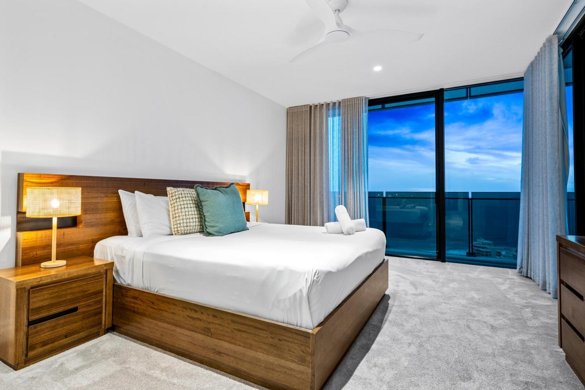 Levels 47 - 49 - Sub Penthouses At Circle On Cavill - Privately Managed Apartment