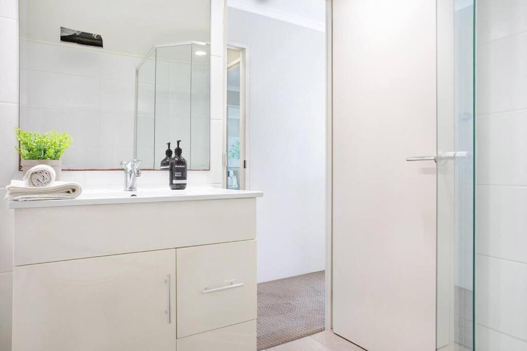 Thornton Tower 9 * Gold Coast