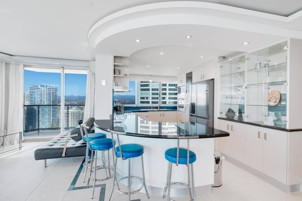 Ultimate Surfers Beachfront 2b *