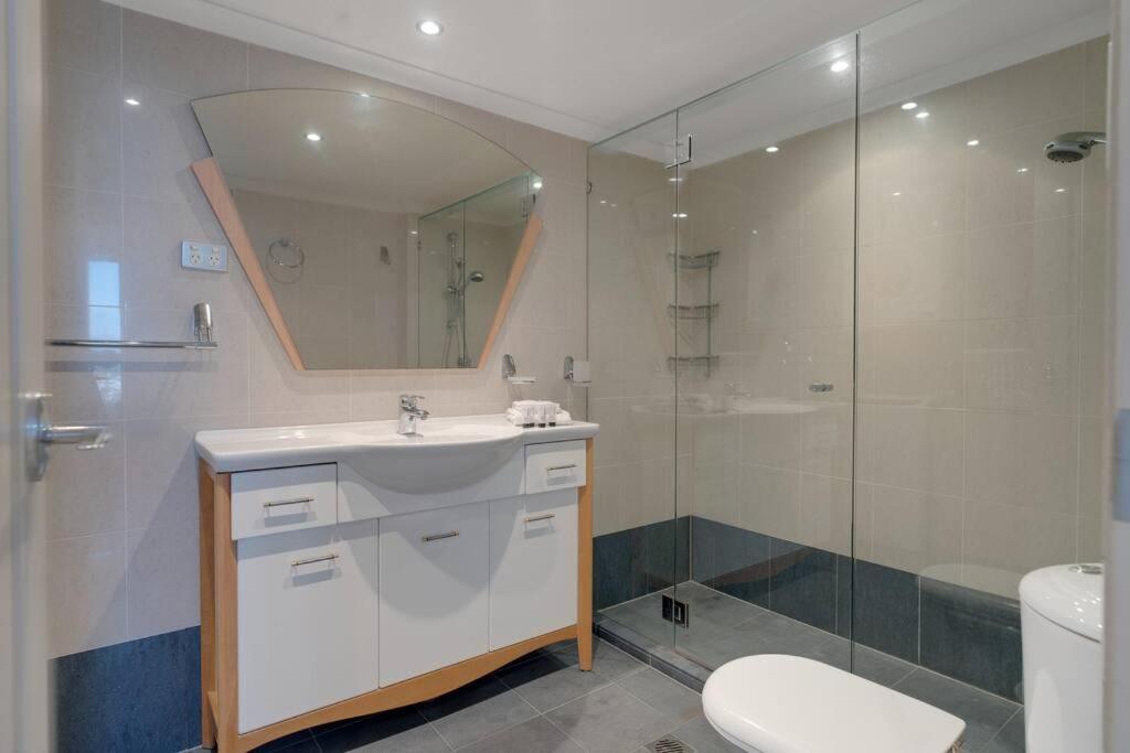 Ultimate Surfers Beachfront 2b Apartment Gold Coast