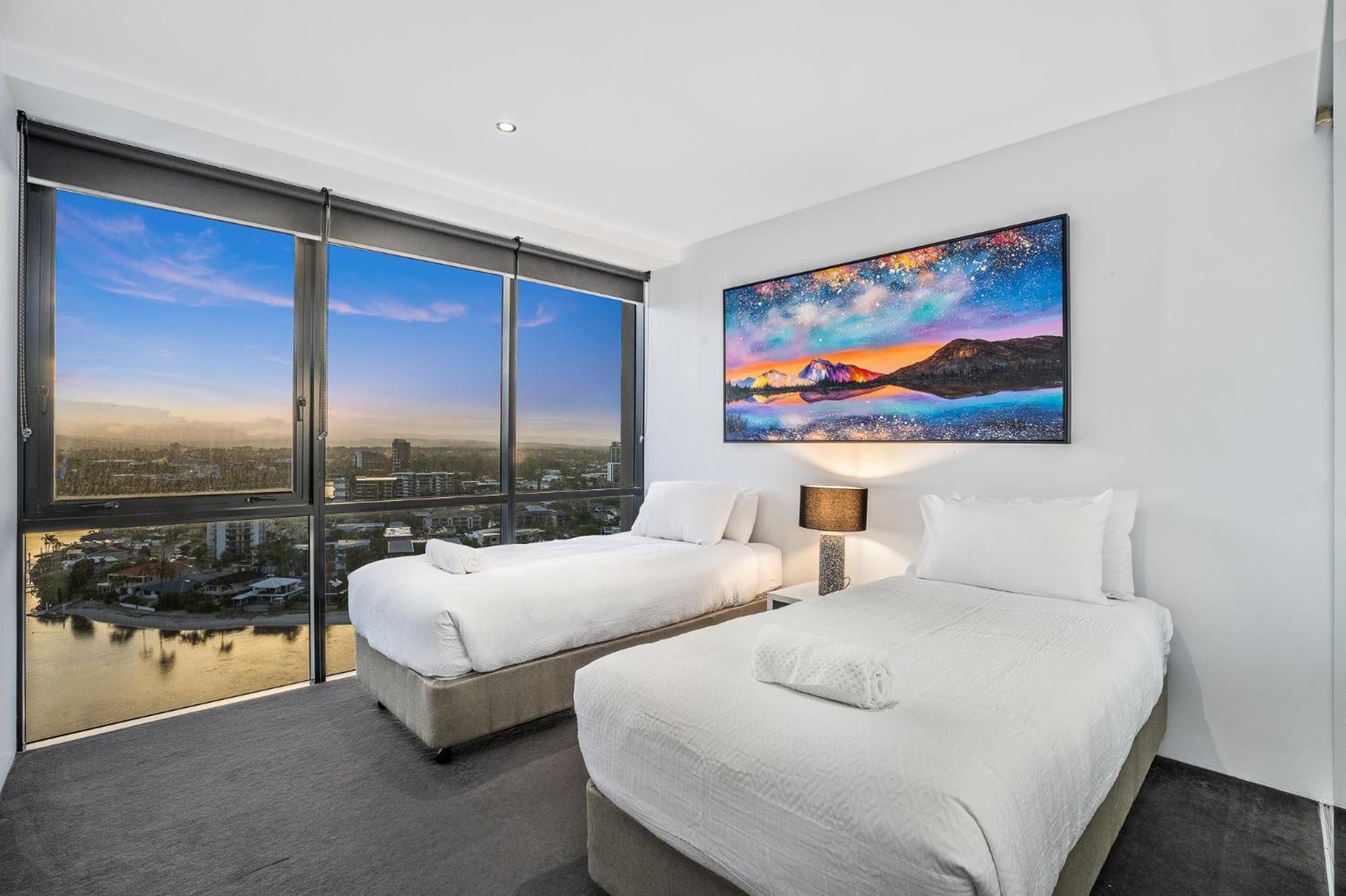 Surfers Paradise Retreat Stunning Views 2-br Haven Gold Coast