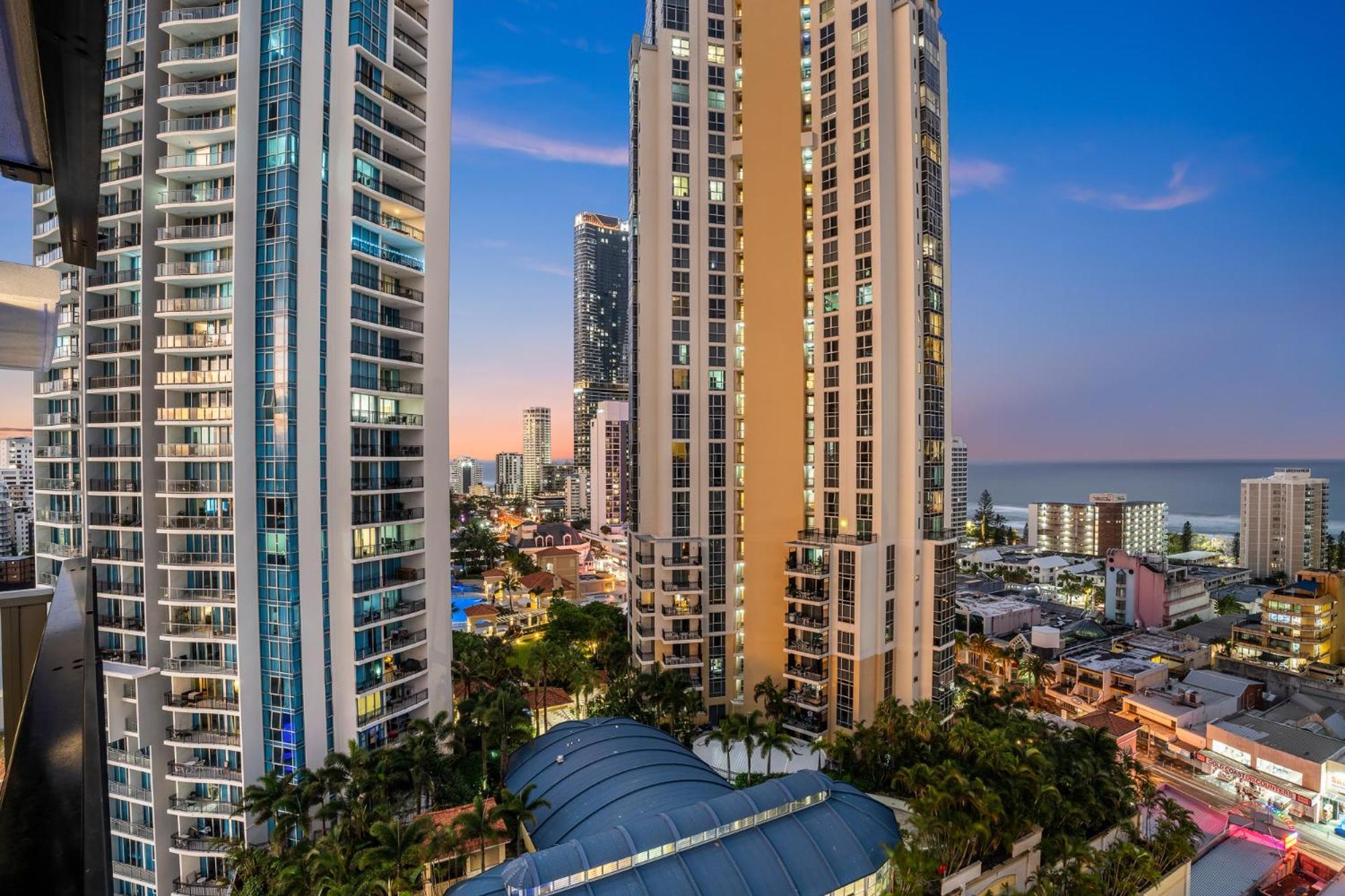 Surfers Paradise Retreat Stunning Views 2-br Haven Apartment *