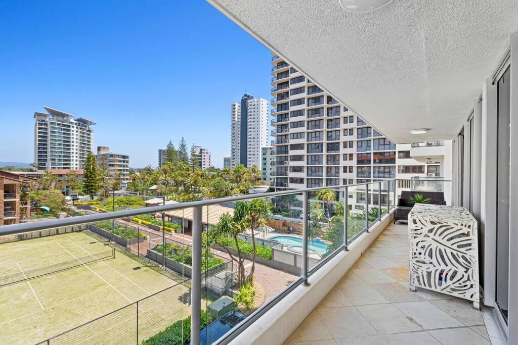 Absolute Beachfront 3b Pool