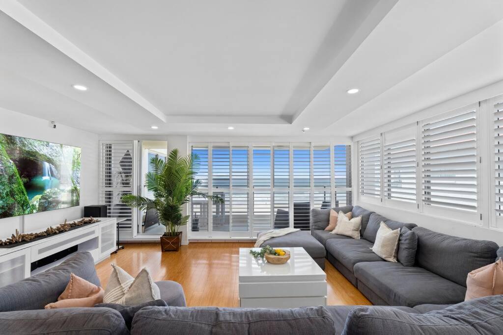 Apartment Absolute Beachfront 3b Pool *