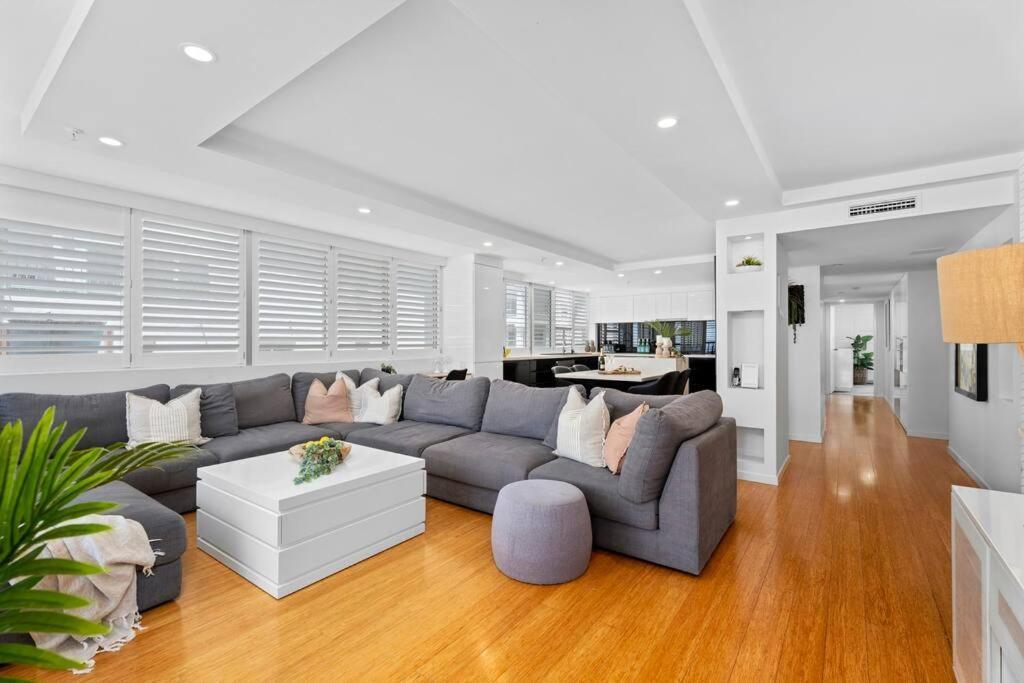 Apartment Absolute Beachfront 3b Pool *