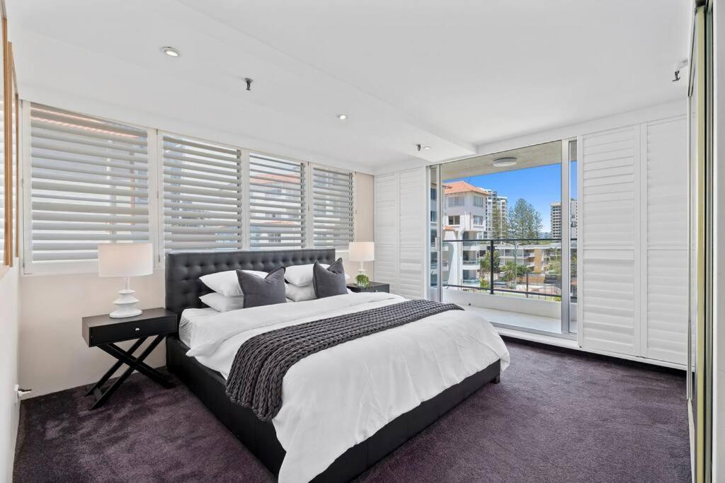 Absolute Beachfront 3b Pool