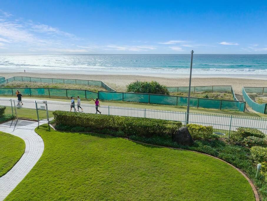 Absolute Beachfront 3b Pool *