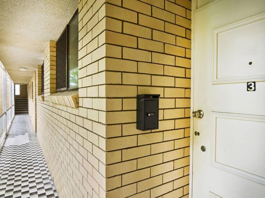 Cheap And Cheerful Budget * Gold Coast