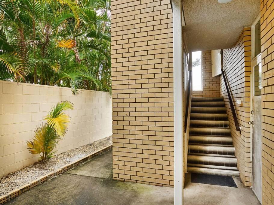Cheap And Cheerful Budget Apartment Gold Coast