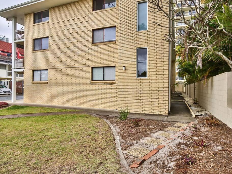 Cheap And Cheerful Budget * Gold Coast