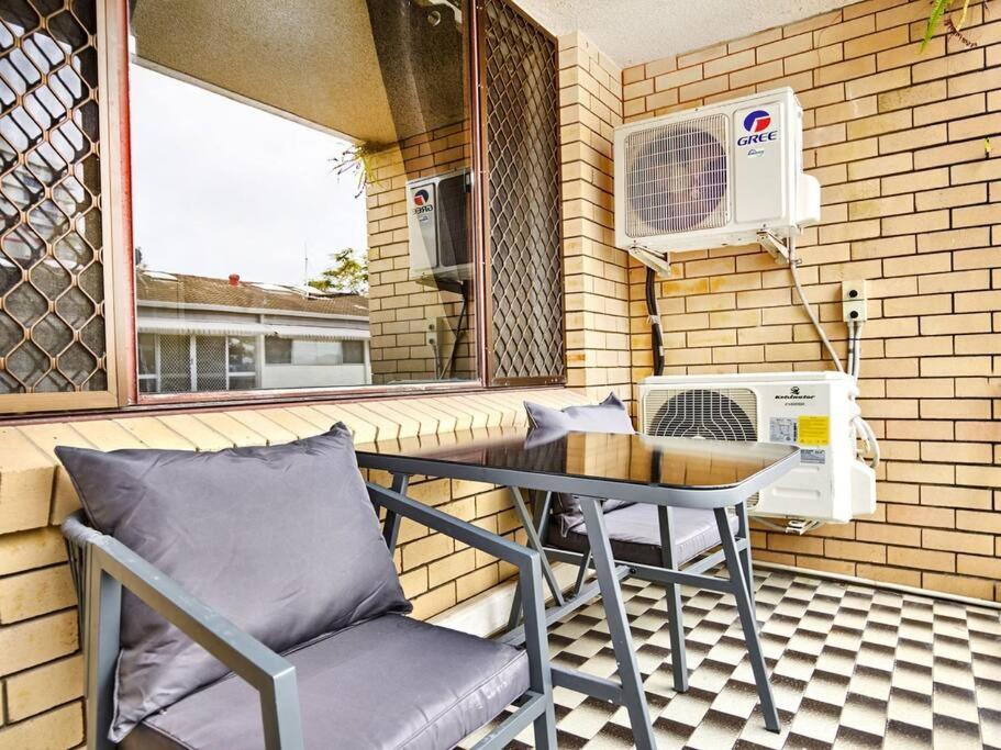 Cheap And Cheerful Budget Apartment Gold Coast