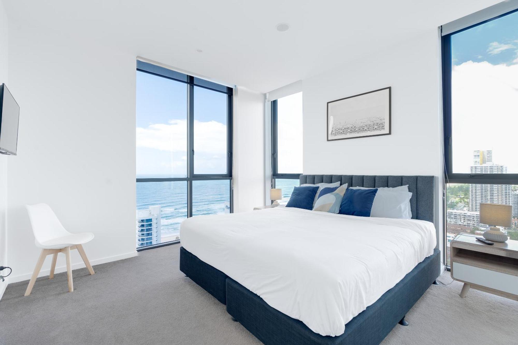 3br- Luxury Penthouse Apartment *