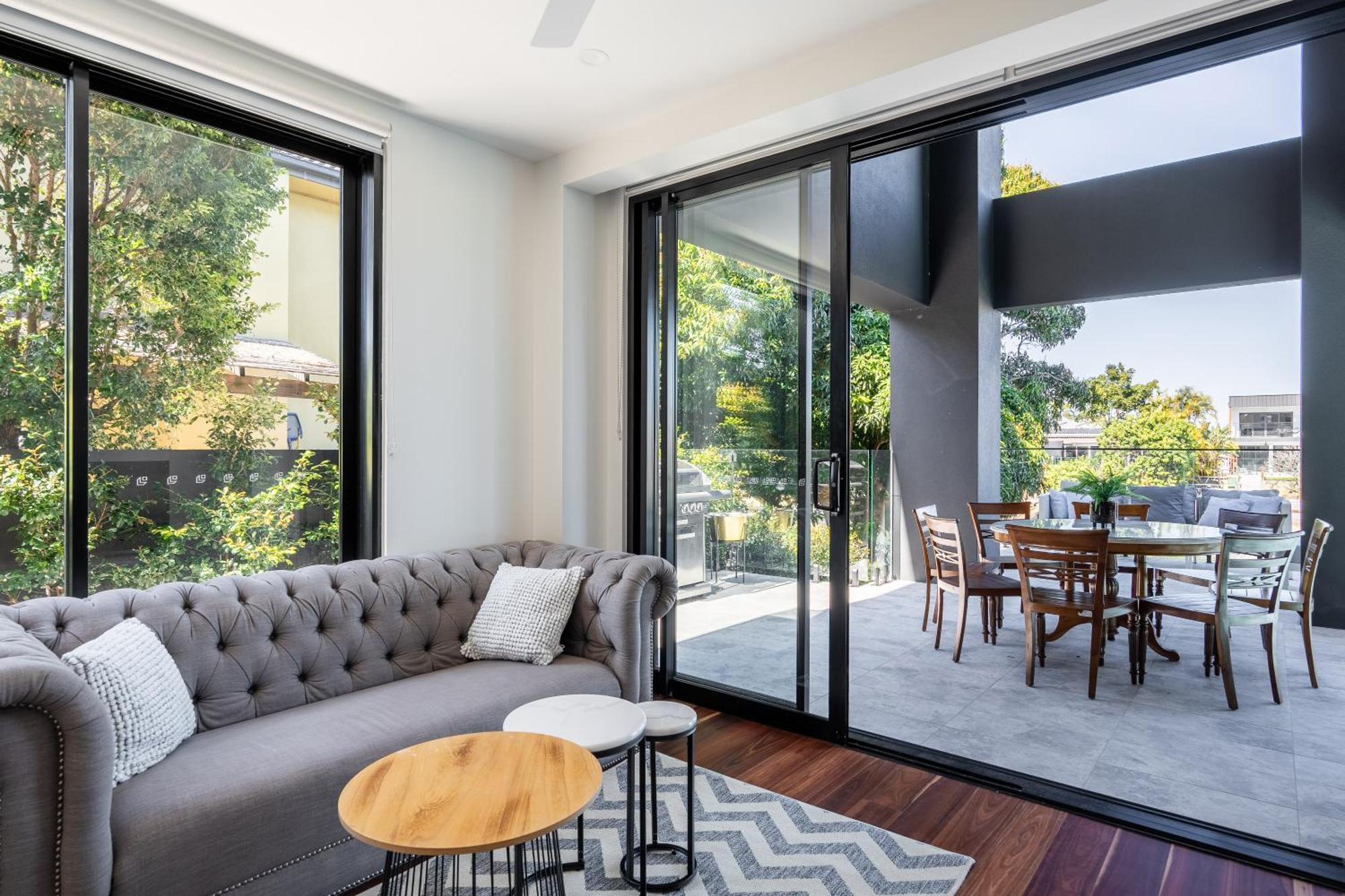 Villa Brand New Modern 8 Bedroom In City Centre - Heated Modern Infinity Pool *