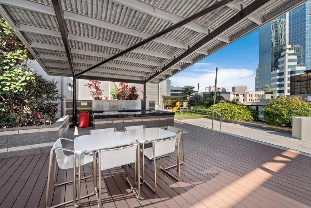 Apartment Huge Circle On Cavill 2 Brm Sleeps 6 - Optimise *