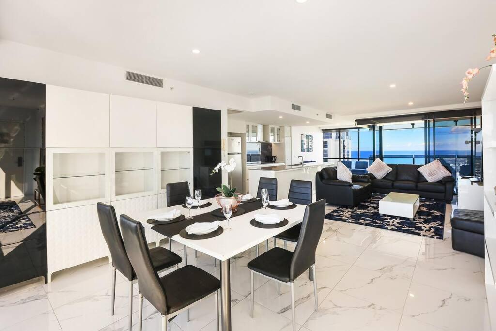 Apartment Huge Circle On Cavill 2 Brm Sleeps 6 - Optimise *