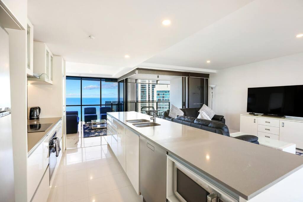 Apartment Huge Circle On Cavill 2 Brm Sleeps 6 - Optimise Gold Coast
