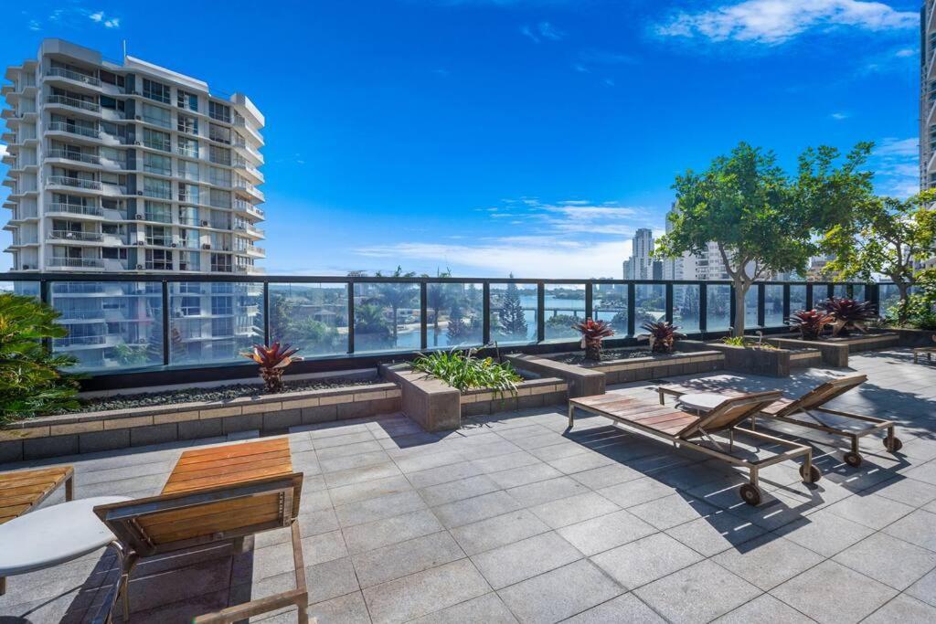Huge Circle On Cavill 2 Brm Sleeps 6 - Optimise Gold Coast