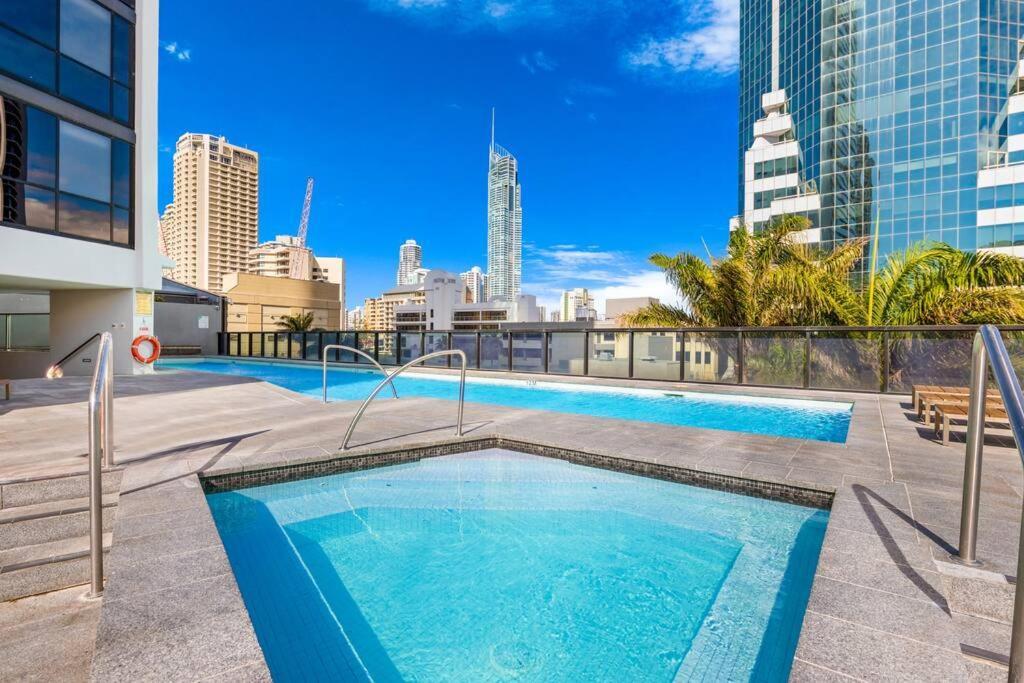Huge Circle On Cavill 2 Brm Sleeps 6 - Optimise Apartment Gold Coast