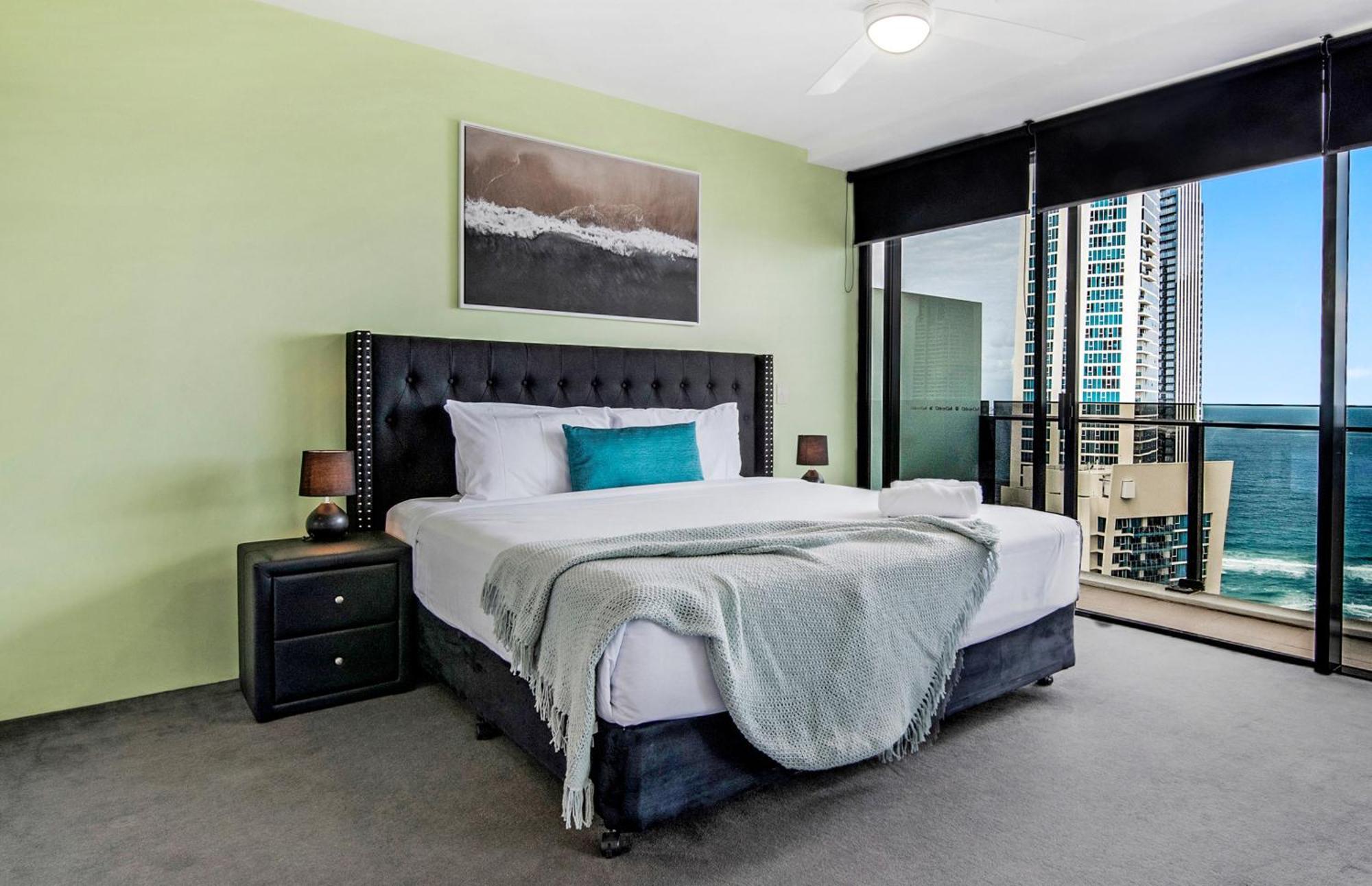 Circle On Cavill - One Bedroom - Self Contained & Privately Managed Gold Coast