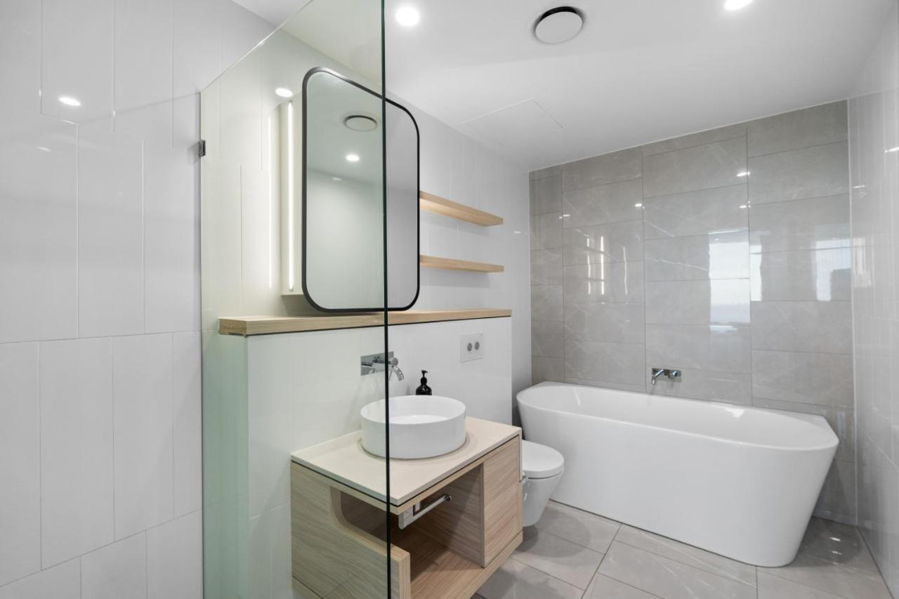 The Paradise - Beachfront Lux Ocean View 2br With Infinity Pool Gold Coast
