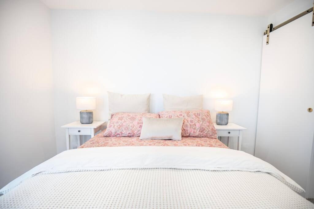 2br Burleigh Beachside With Views With Pool * Gold Coast